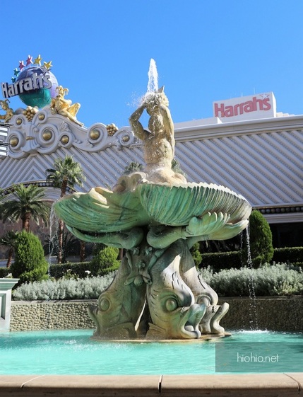 Caesars Palace Las Vegas Small Fountain Image. 