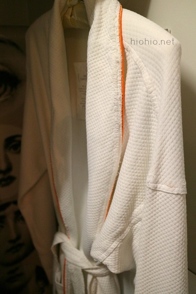 Cosmo LV Closet (robe). 