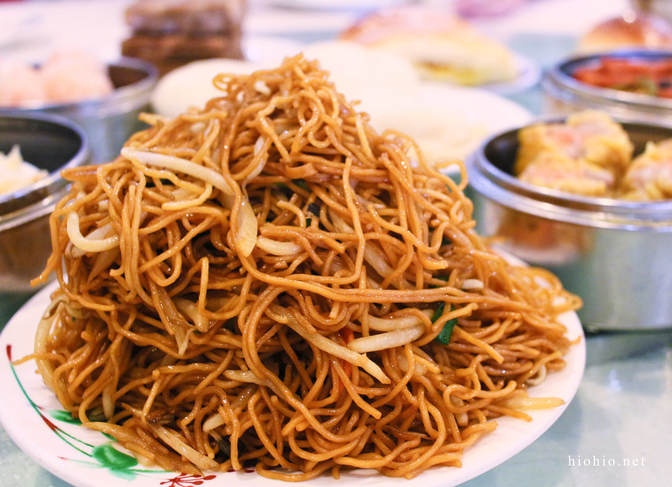 Phoenix Palace Seafood & BBQ Chinese Restaurant (Chandler, Arizona, USA).  Dim Sum, Stir-fried noodles with beansprouts. 
